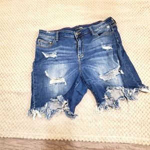 WOMEN'S RIPPED JEAN SHORTS